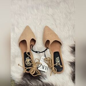 Zara Women's Tan Suede Flats